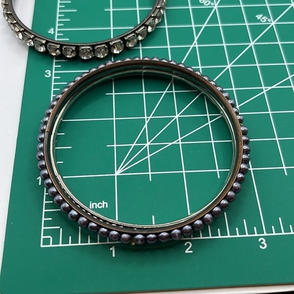 Bracelet Lot 24 Bracelet Faux Pearl Rhinestones Black and Silver Tone Bangle - Picture 11 of 11
